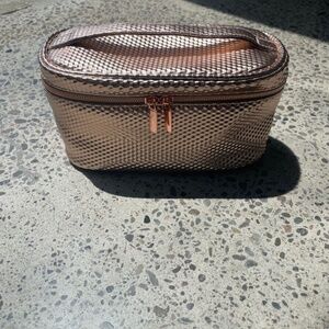 Quo Beauty // Cosmetic Bag // Rose Gold